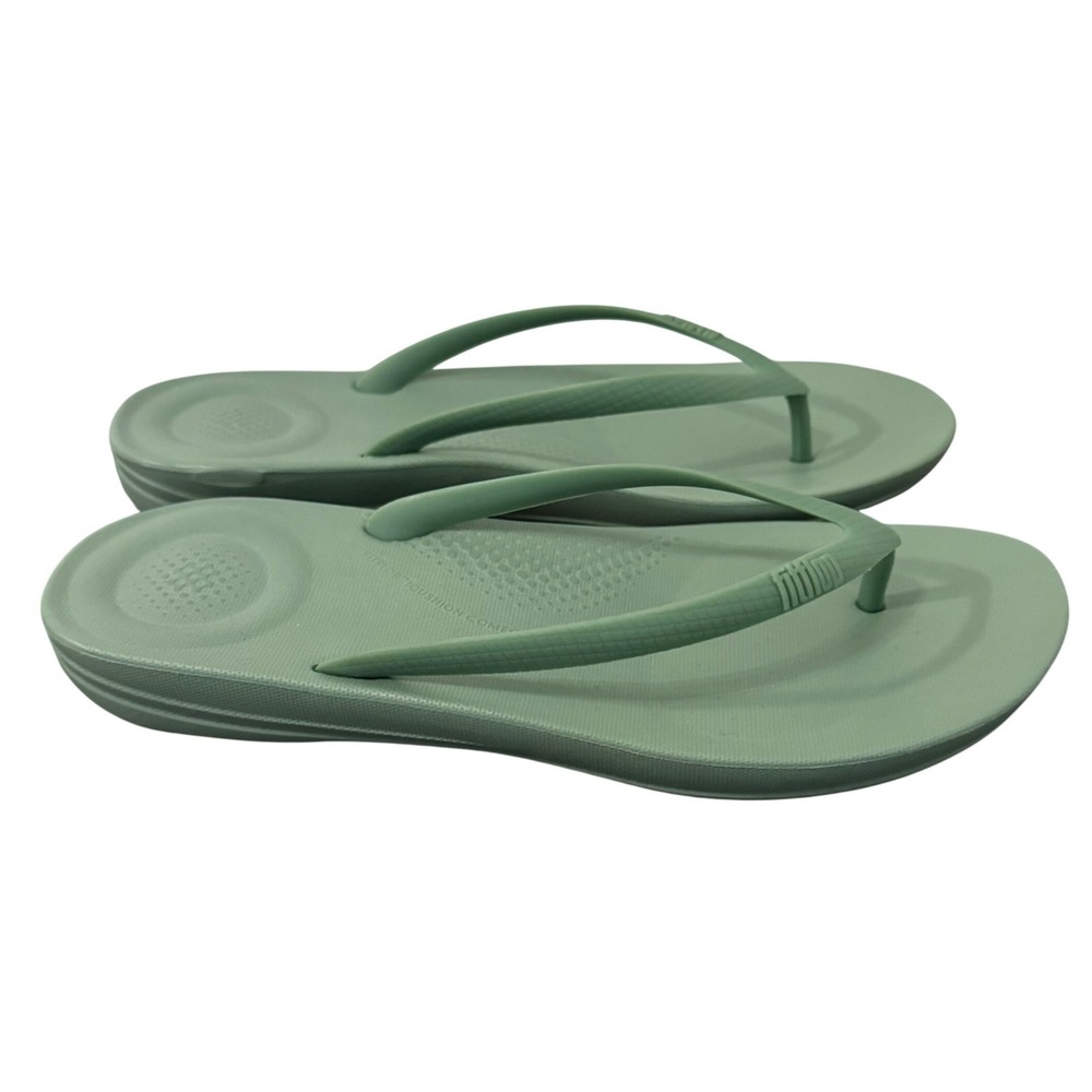 FitFlop iQushion Ergonomic Flip Flops US 7 Green Sandals Vacation Summer Sage